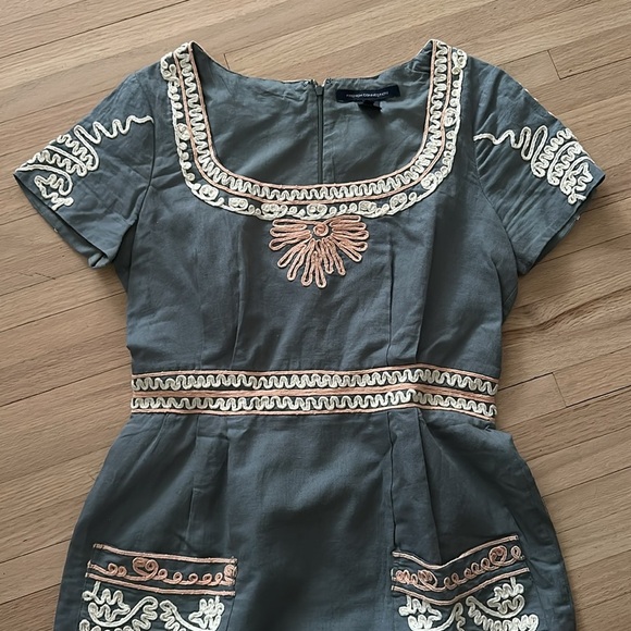 French Connection - Embroidered Gray Dress - Size 8 - Picture 3 of 9